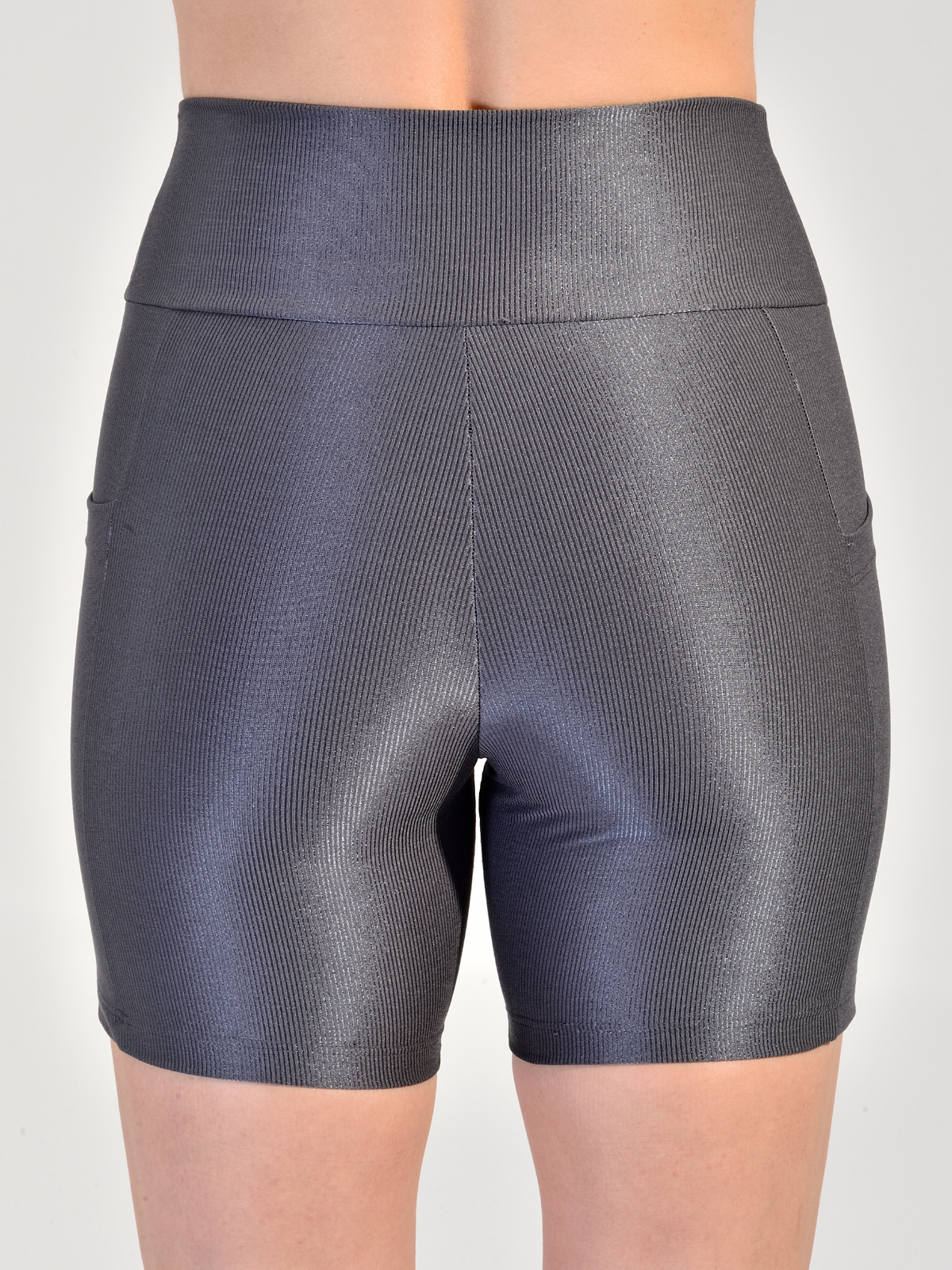 SHORTS SLIM COM BOLSO HALF SHINE