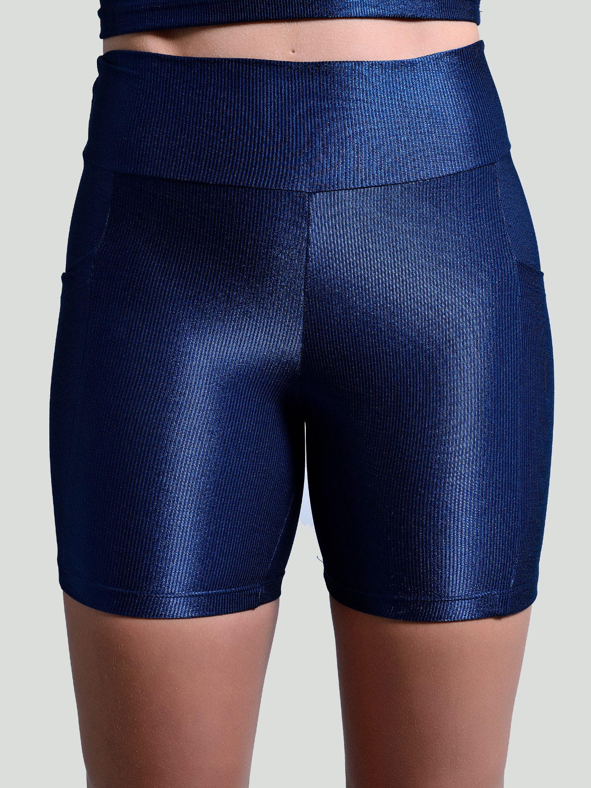 SHORTS SLIM COM BOLSO HALF SHINE