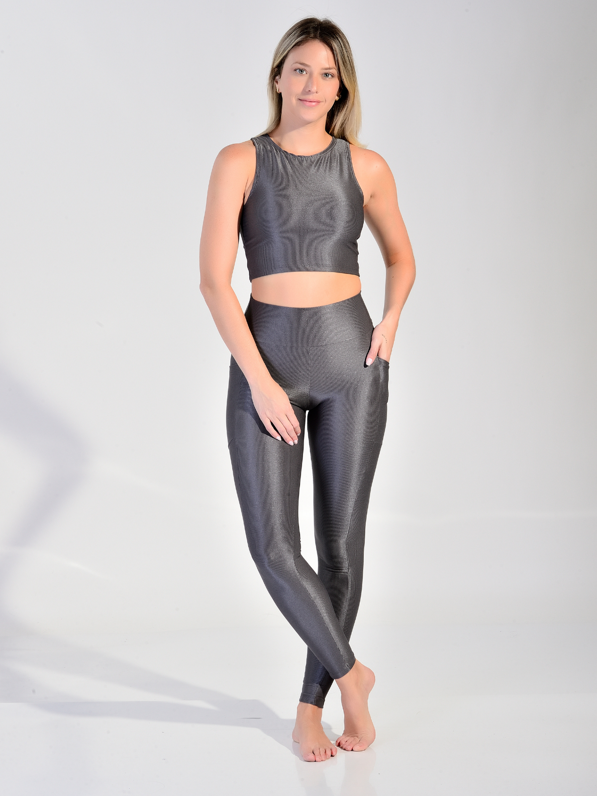 LEGGING COM BOLSO HALF SHINE