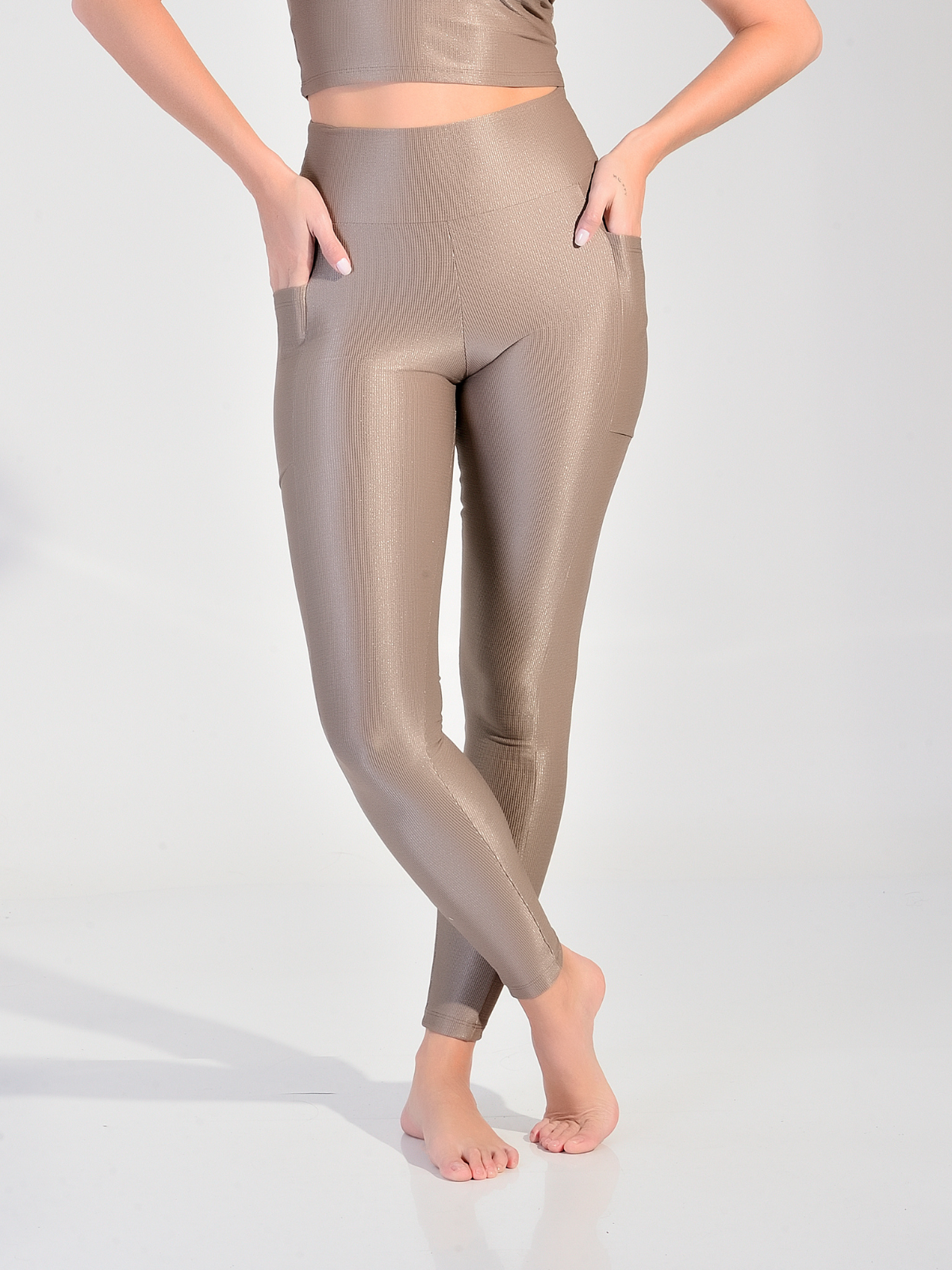 LEGGING COM BOLSO HALF SHINE